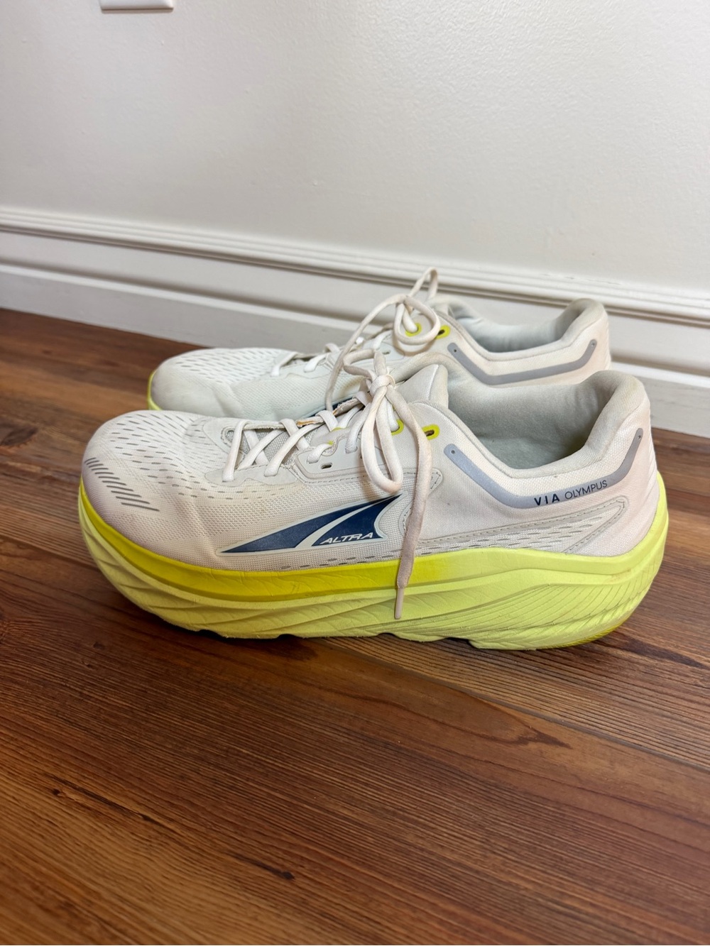 Altra Men's VIA Olympus White and Neon Yellow Running Shoes Size 11.5